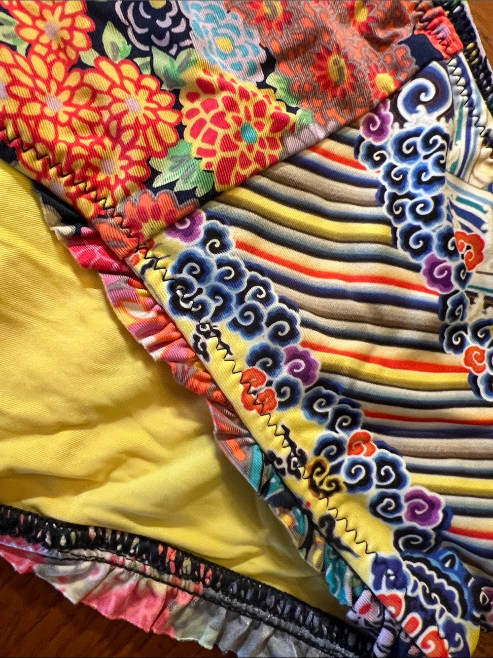Floral Patterned Bikini Set in Navy and Yellow B21 - Picture 5 of 9